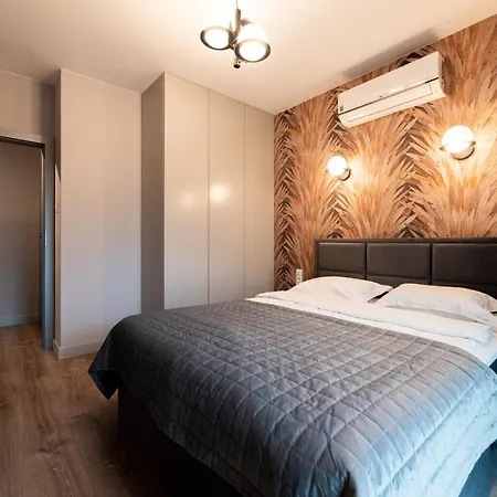 Апартаменты Mennica Luxury Location *