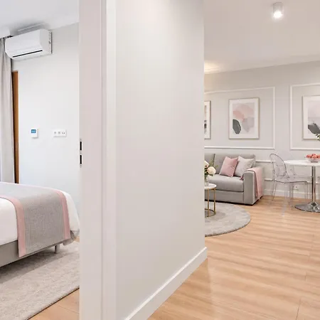 Mennica Residence Premium Collection *