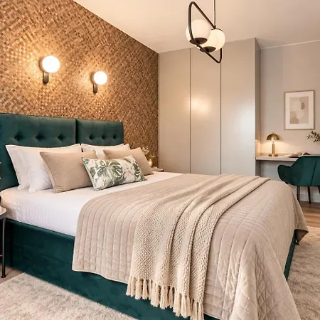 Апартаменти Mennica Residence Premium Collection *