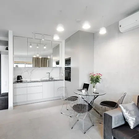 Apartment Mennica Luxury Location *